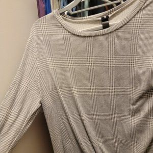 Agnes & Dora tie front top